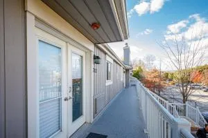 The Alpine - Central Collingwood Condo - Duntroon