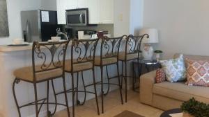 Veteran Owned 3bdr3 bath Townhouse wWiFi 3mi to Disney - FallWinter Specials