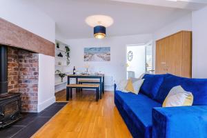 Lovely 2-bed house in Chester by 53 Degrees Property, Ideal for Couples & Small Groups, Amazing Location - Sleeps 4