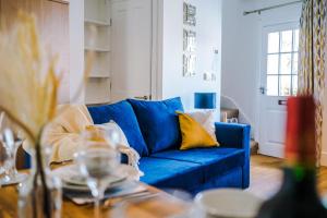 Lovely 2-bed house in Chester by 53 Degrees Property, Ideal for Couples & Small Groups, Amazing Location - Sleeps 4