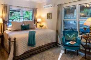 Library Room room in Arsenic and Old Lace Bed & Breakfast Inn