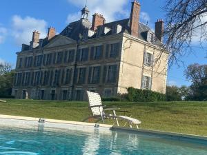 Villas Superb Chateausuites with pool at the Loire & horseboxes for 20 guests : photos des chambres