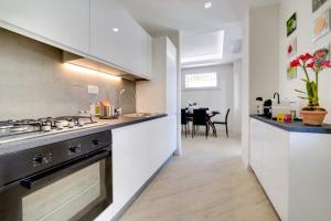 Luxury, large flat with terrace on Vatican Walls