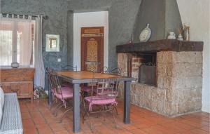Maisons de vacances Gorgeous Home In Figari : photos des chambres