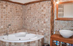 Maisons de vacances Gorgeous Home In Figari : photos des chambres