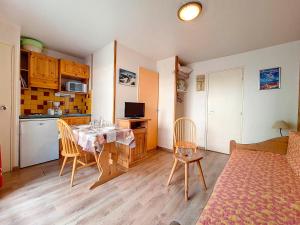 Studio fonctionnel avec balcon, proche pistes, WiFi inclus, quartier calme des Fontanettes - FR-1-344-1068