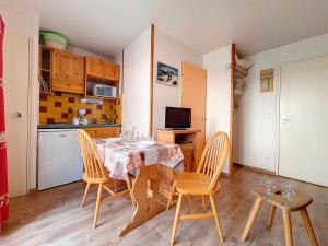 Studio fonctionnel avec balcon, proche pistes, WiFi inclus, quartier calme des Fontanettes - FR-1-344-1068