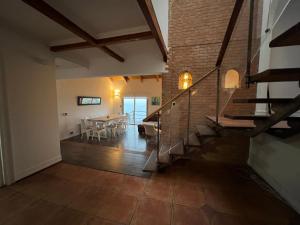 Linda casa con terraza y vista al mar