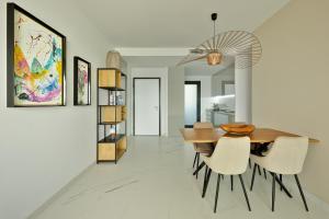 Sunset Cliffs Luxury Apart with Sea View