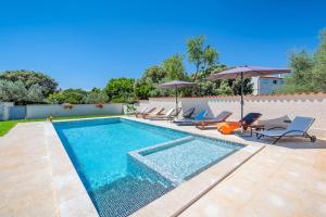 Apartment with private pool