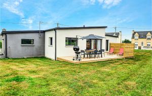 3 Bedroom Awesome Home In Plouguerneau