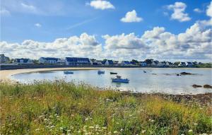 Maisons de vacances 3 Bedroom Awesome Home In Plouguerneau : photos des chambres