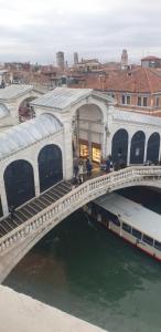 LARGE TOP 3 ROOMS FLAT CENTRAL RIALTO