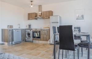 Stunning Apartment In Coti Chiavari