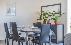 Stunning Apartment In Coti Chiavari