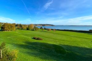 Maisons de vacances Stone house with view on the sea and the golf : photos des chambres