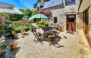 Gorgeous Home In Trégunc With Kitchen - Kerguillaouet