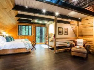 Treetop Hideaway, Sleeps 2 - Maple Falls