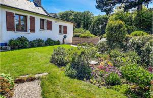 Maisons de vacances Gorgeous Home In Tregunc With Kitchen : photos des chambres