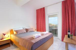 Twin Room with Balcony and Sea View room in Apartments and rooms with parking space Marina Trogir - 5953