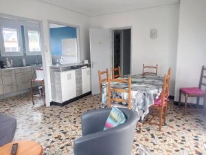 Maisons de vacances Maison Jullouville, 3 pieces, 5 personnes - FR-1-361-334 : photos des chambres
