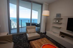 Luxury Beachfront Apartment in Lyfe Resort
