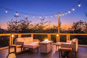 Smoky Mountain Summit, Amazing Mountain Views, 685 FREE tickets each paid day!