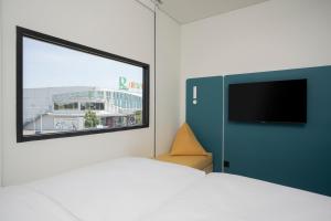 GO Hotel Bowin at Robinson Lifestyle Bowin