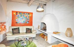 Gorgeous Home In Villeseque Des Corbier