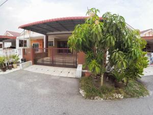 D HOMESTAY SERI ISKANDAR