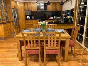 StyleComfortSpacious 4 bedroom house plus study