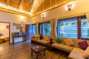 SaffronStays Gardens on the Lake - 2BR pet & elderly-friendly lakefront villa with lawns, bonfire & kitchenette near Nainital