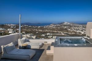 L Villa with Sea View and Heated Tub  room in Santorini Soul Villas