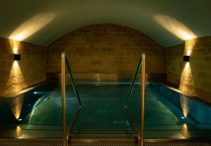 Moderne Altbauwohnung im Zentrum von Bern mit Wellness