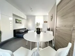 Albert 20 Brussels-charleroi-airport - Fleurus