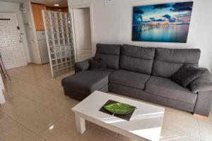 BENAL BEACH, Superb 2 Bedroom 2 Bathroom Beach front Apartment sleeps 6