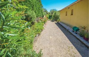 Maisons de vacances Awesome home in Mougins with 2 Bedrooms, WiFi and Outdoor swimming pool : photos des chambres