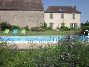 Maisons de vacances Gite la Taniere classe 3 etoiles avec terrasse et piscine : photos des chambres