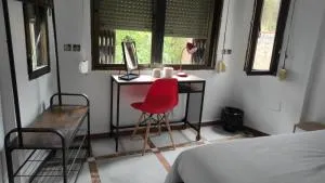 Convenient Rooms - Ferry, Train & Bus Station - - 直布罗陀