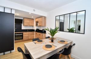 T2 Cosy en centre-ville proche du lac avec balcon - 4hvězdičkové hotely ve městě Aix-les-Bains