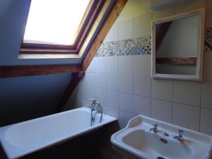 Maisons de vacances Charming old villa with splendid sea view, Barneville-Carteret : photos des chambres