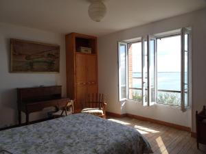 Charming old villa with splendid sea view, Barneville-Carteret