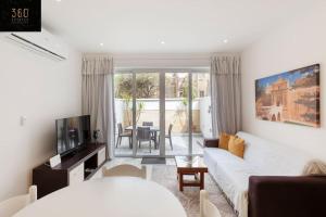 Comfy APT with Terrace, 5 mins to Sliema Ferries by 360 Estates