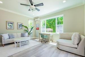 @ Marbella Lane - Modern and Sophisticated Home