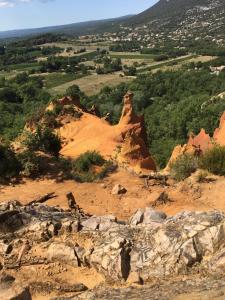 Villas Villa de 300 m au coeur du Luberon au calme sans vis a vis 5 chambres : photos des chambres