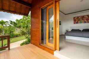 Nusa Penida Pini Sentana