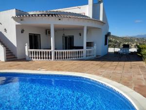 Casa VIVAndalusia Centrally located villa with private pool, breathtaking views by Rentasunnyplace