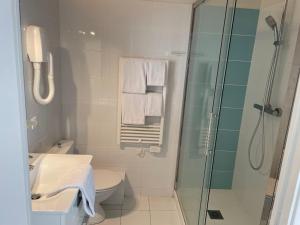 Hotels Logis Hotel Le Saint Florent : Chambre Double avec Salle de Bains Privative - Non remboursable