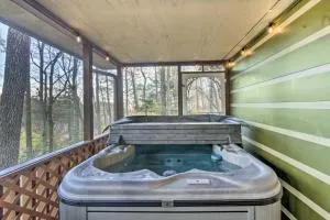 Woodsy Pigeon Forge Hideaway Private Hot Tub - وير فالي