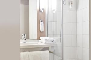 Hotels ibis Marseille Bonneveine Calanques Plages : photos des chambres